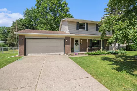 7440 Grandwood Dr, Swartz Creek, MI 48473
