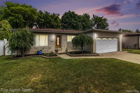 43954 Mclean Dr, Sterling Heights, MI 48313