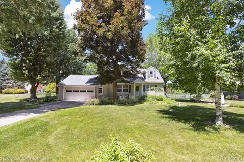 12409 E Potter Rd, Davison, MI 48423