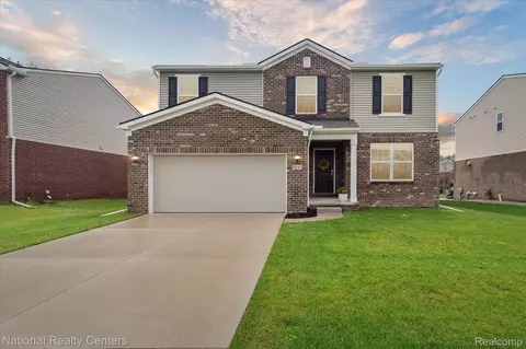 5241 Marie Ln, Sterling Heights, MI 48310