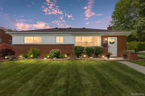 35416 W Chicago St, Livonia, MI 48150