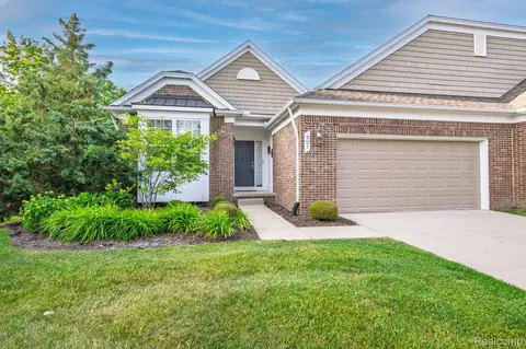 601 Acadia Ct, Oceola, MI 48843