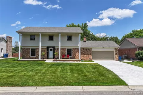 12031 Townline Rd, Grand Blanc, MI 48439