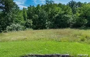 9056 Deerwood Rd, Villageofclarkstoncity_oakland, MI 48348