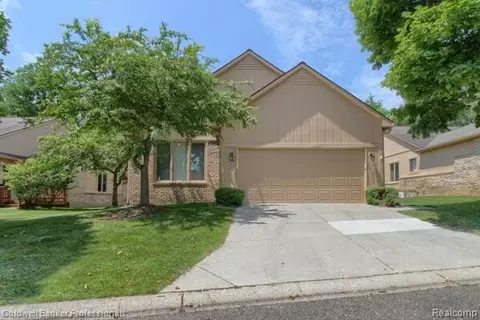 35193 Knollwood Ln, Farmington Hills, MI 48335