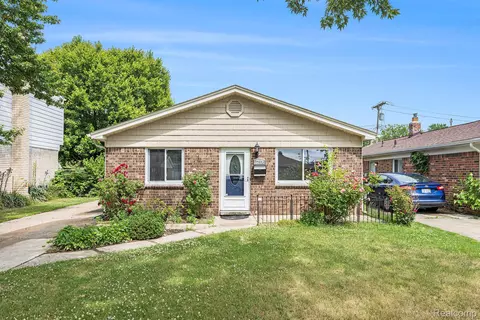 27336 Alger Blvd, Madison Heights, MI 48071