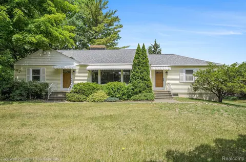 2740 Judah Rd, Orion, MI 48359