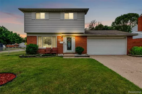 8798 Lozen Dr, Sterling Heights, MI 48313