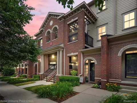 3991 Forester Blvd, Auburn Hills, MI 48326