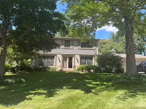 42098 Banbury Rd, Northville, MI 48168