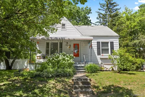 35228 Rosslyn St, Westland, MI 48185