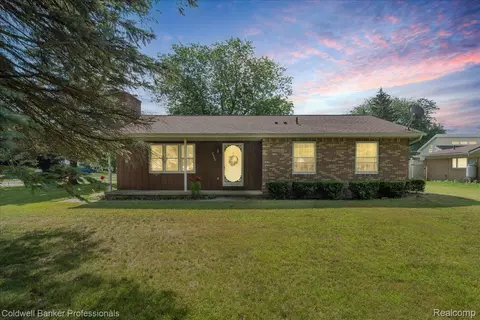 2466 Kathleen Dr, Monroe, MI 48162