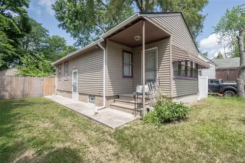 785 Kenilworth Ave, Pontiac, MI 48340