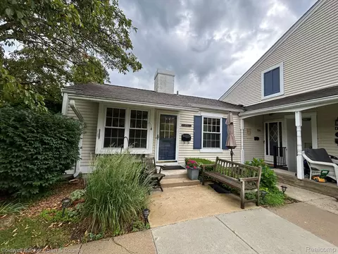 41781 Onaway Dr, Northville, MI 48167