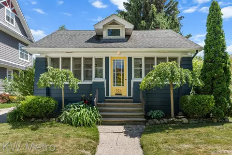 924 E 2nd St, Royal Oak, MI 48067