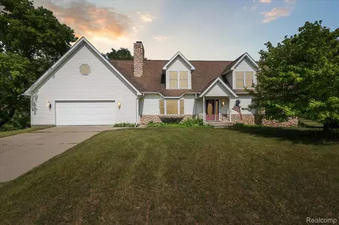 17035 Weber Rd, Holly, MI 48442