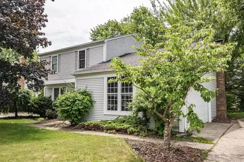 24475 Jamestowne Rd, Novi, MI 48375
