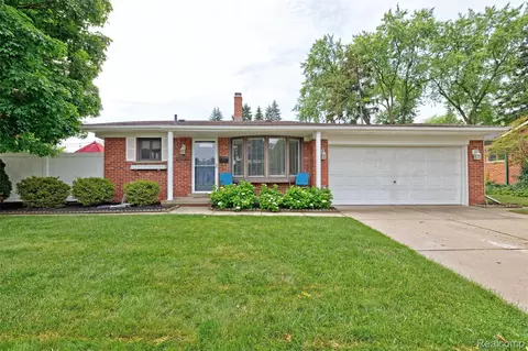 41429 Greenbriar Ln, Plymouth, MI 48170