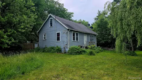 6323 Smiths Creek Rd, Kimball, MI 48074