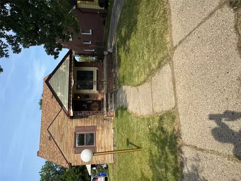 19421 Huntington Rd, Detroit, MI 48219