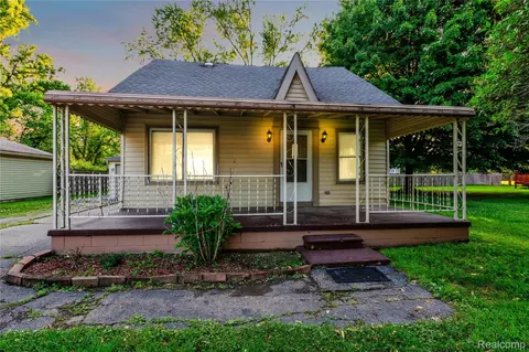 21721 Jefferson St, Farmington Hills, MI 48336