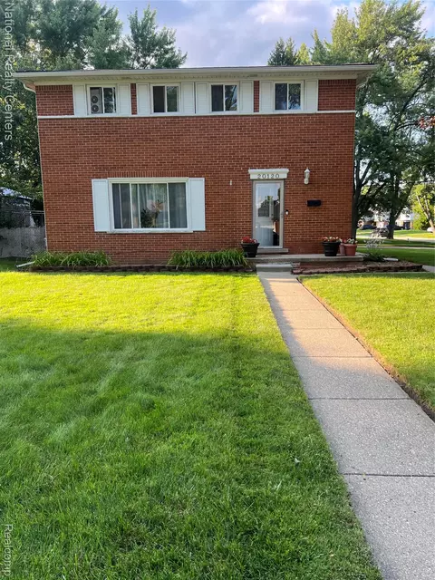 20120 N Covington Pkwy, Southfield, MI 48076