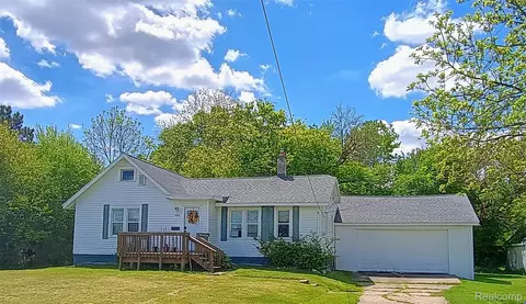 1460 S Dye Rd, Flint, MI 48532