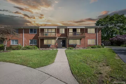 3126 Linwood Ave #16, Royal Oak, MI 48073