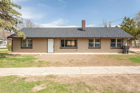 165 W Colgate Ave, Pontiac, MI 48340