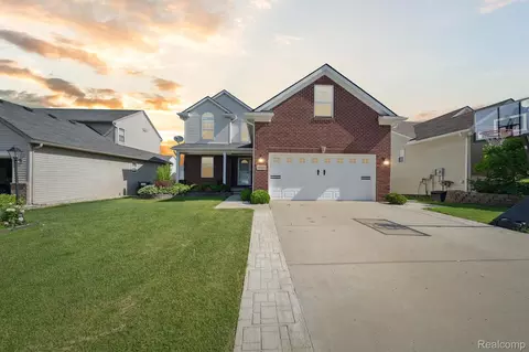4059 Ash Tree Ln, Howell, MI 48843
