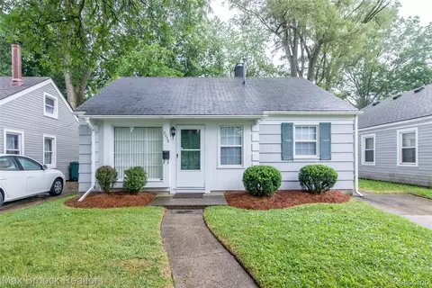 2038 Moorhouse St, Ferndale, MI 48220