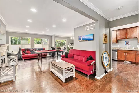 417 James Cir, Royal Oak, MI 48067