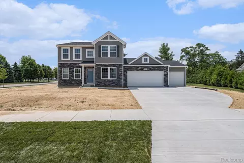 1013 Lancaster St, Lapeer, MI 48446