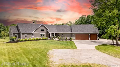 1811 E North Territorial Rd, Northfield, MI 48189