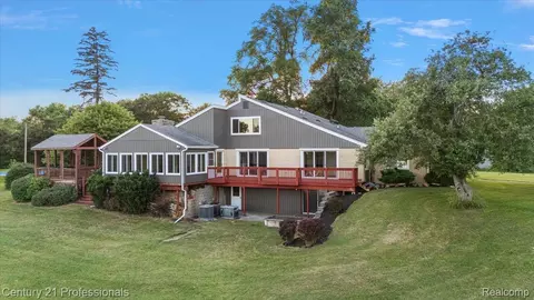 291 N Baldwin Rd, Orion, MI 48348