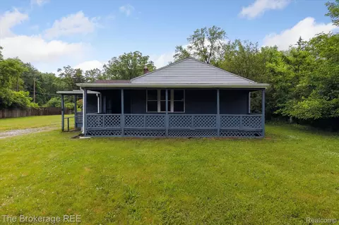 2147 Mill Rd, Flint, MI 48532