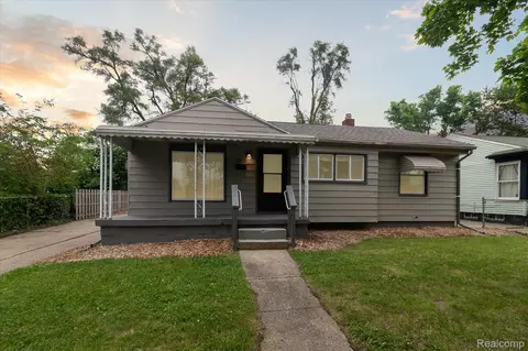 1918 Cherrylawn Dr, Flint, MI 48504