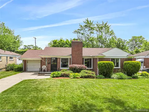 24030 Dante St, Oak Park, MI 48237