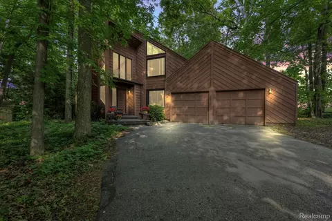 1704 Opaline Dr, Lansing, MI 48917