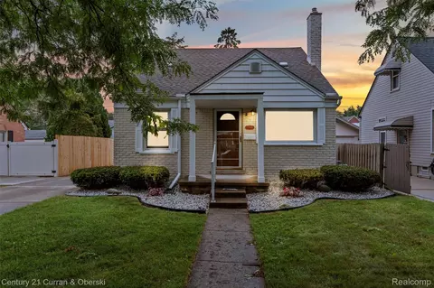 3244 Mckinley St, Dearborn, MI 48124