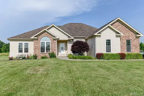 7396 Elms Rd, Swartz Creek, MI 48473
