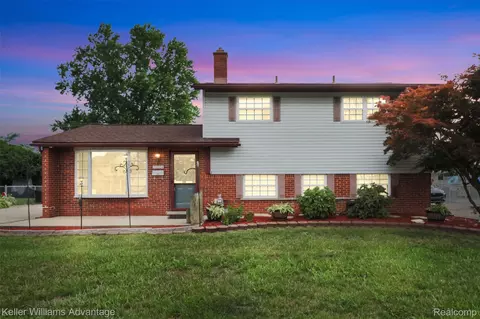29804 Curtis Rd, Livonia, MI 48152