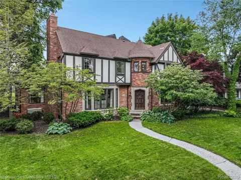 753 Grand Marais St, Grosse Pointe Park, MI 48230