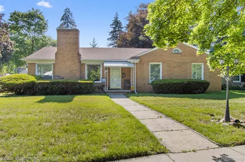21415 Lathrup St, Southfield, MI 48075