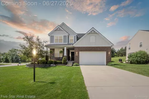 2241 Kenan Dr, Wixom, MI 48393