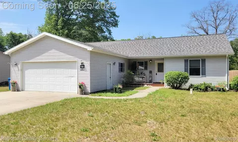 1621 Goldenrod Dr, Roscommon, MI 48629