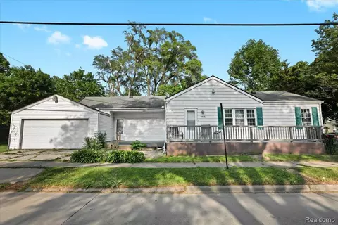 166 W Milton Ave, Hazel Park, MI 48030