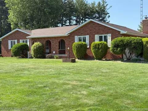 5070 W Farrand Rd, Vienna, MI 48420
