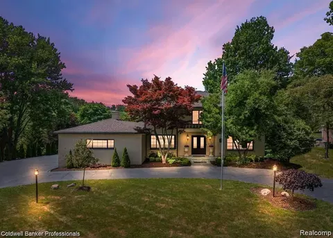 4462 Barchester Dr, Bloomfield Township, MI 48302