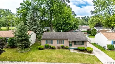 33625 Fairchild St, Westland, MI 48186